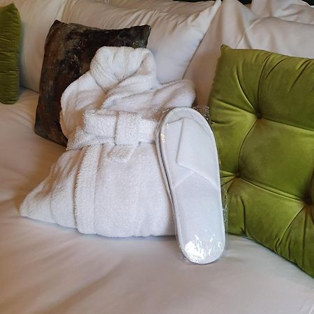 The Coach And Horses Hotel Hexham Room photo